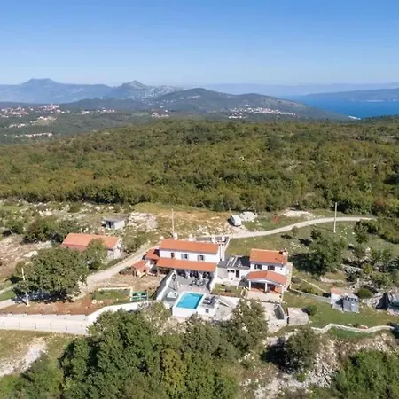 Villa Lulu With Heated Pool, Sauna & Hot Tub Labin (Istria)