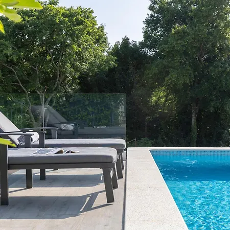 Villa Lulu With Heated Pool, Sauna & Hot Tub *