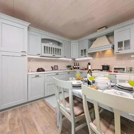 Villa Lulu With Heated Pool, Sauna & Hot Tub Labin (Istria)