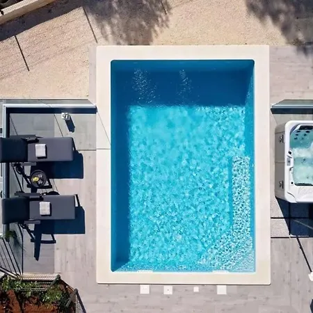 Lulu With Heated Pool, Sauna & Hot Tub Villa Labin (Istria)