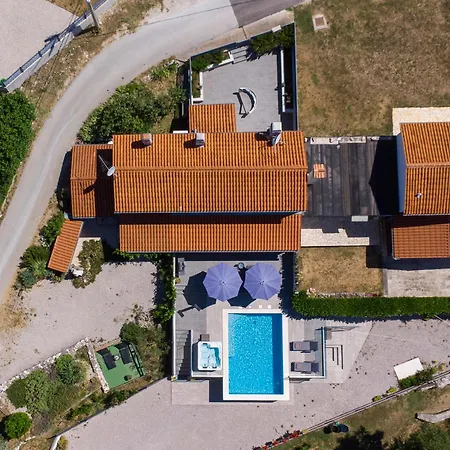 Lulu With Heated Pool, Sauna & Hot Tub Βίλα