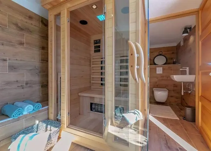 Villa Lulu With Heated Pool, Sauna & Hot Tub Labin