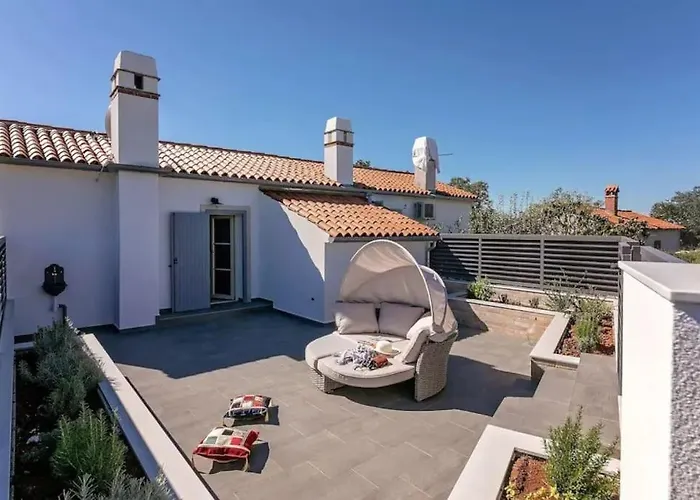 Villa Lulu With Heated Pool, Sauna & Hot Tub *