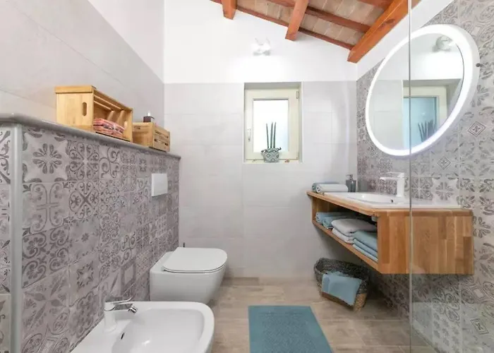 Lulu With Heated Pool, Sauna & Hot Tub Villa Labin