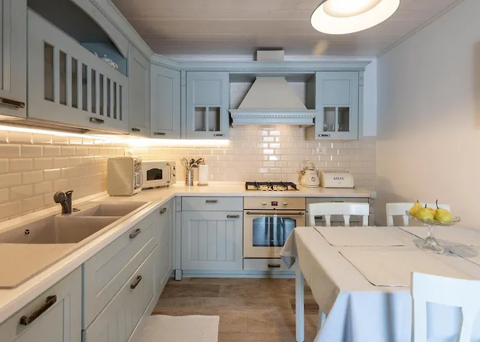 Villa Lulu With Heated Pool, Sauna & Hot Tub Labin