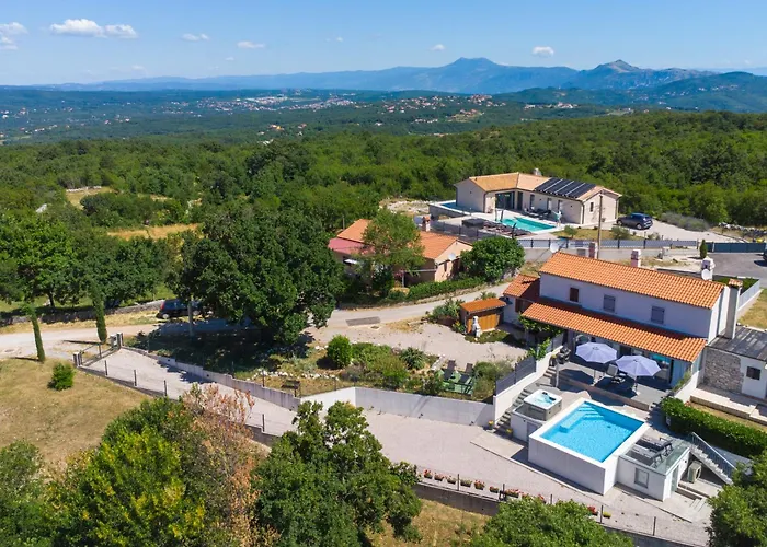 Lulu With Heated Pool, Sauna & Hot Tub Villa Labin